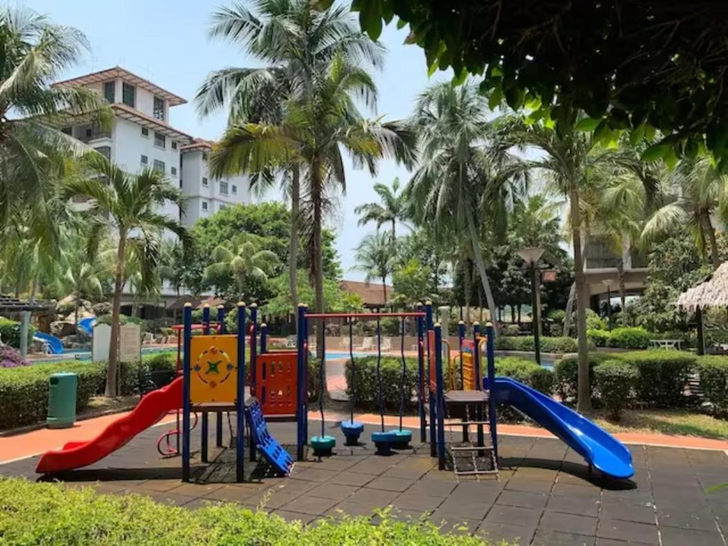 Gracious ~ Walking Distance To See, Shop And Eat Malacca Esterno foto